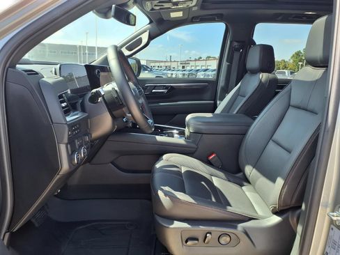 Used 2025 Chevrolet Tahoe RST w/ Comfort Package RWD image 17