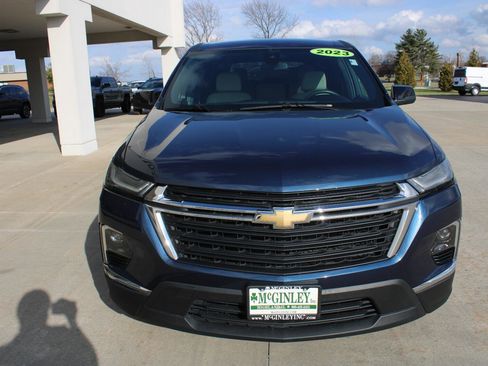 Used 2023 Chevrolet Traverse LS image 3