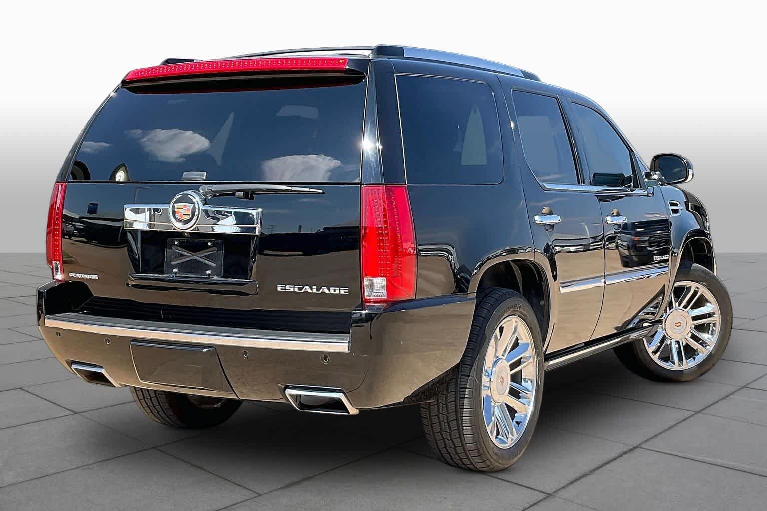 Used 2013 Cadillac Escalade Platinum AWD/4WD image 14