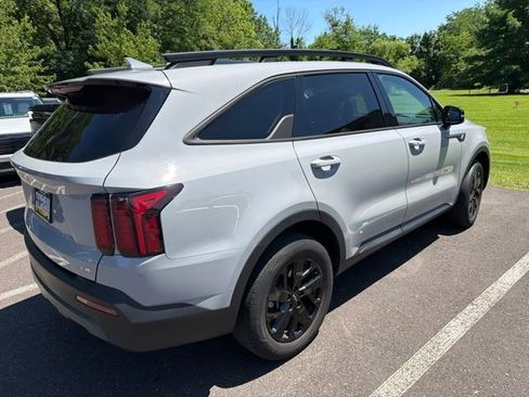 Used 2023 Kia Sorento S w/ Panoramic Sunroof Package AWD/4WD image 13