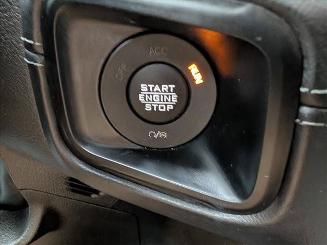 Used 2025 Jeep Wrangler Unlimited Sahara AWD/4WD image 33