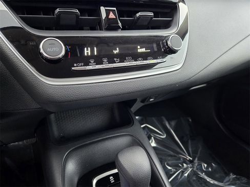 Used 2024 Toyota Corolla LE image 23