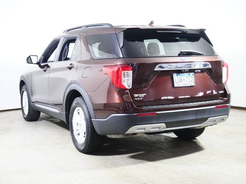 Used 2020 Ford Explorer XLT w/ Equipment Group 202A AWD/4WD image 5