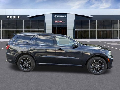 Used 2023 Dodge Durango R/T w/ Blacktop Package RWD image 2