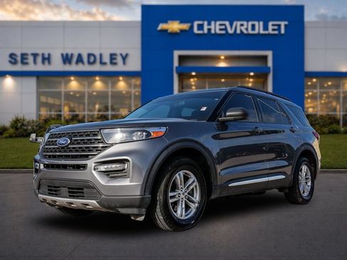 Used 2022 Ford Explorer XLT w/ Equipment Group 202A AWD/4WD image 60
