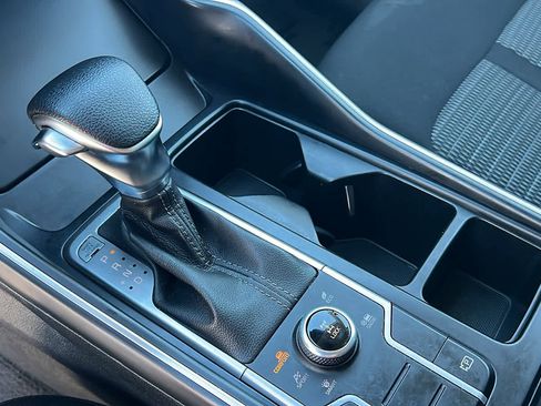 Used 2022 Kia Sorento LX image 13