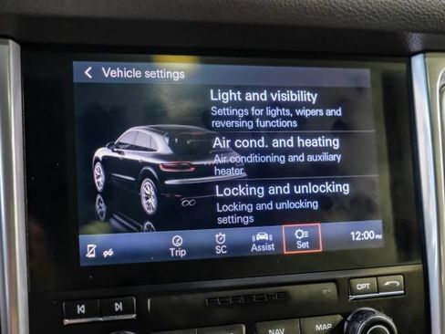 Used 2018 Porsche Macan Sport Edition AWD/4WD image 51