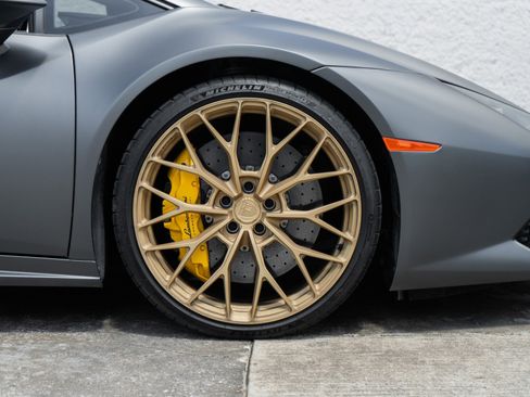 Used 2015 Lamborghini Huracan LP 610-4 AWD/4WD image 34