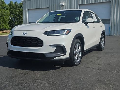 Used 2025 Honda HR-V LX image 3