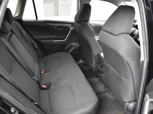 Used 2023 Toyota RAV4 LE image 17