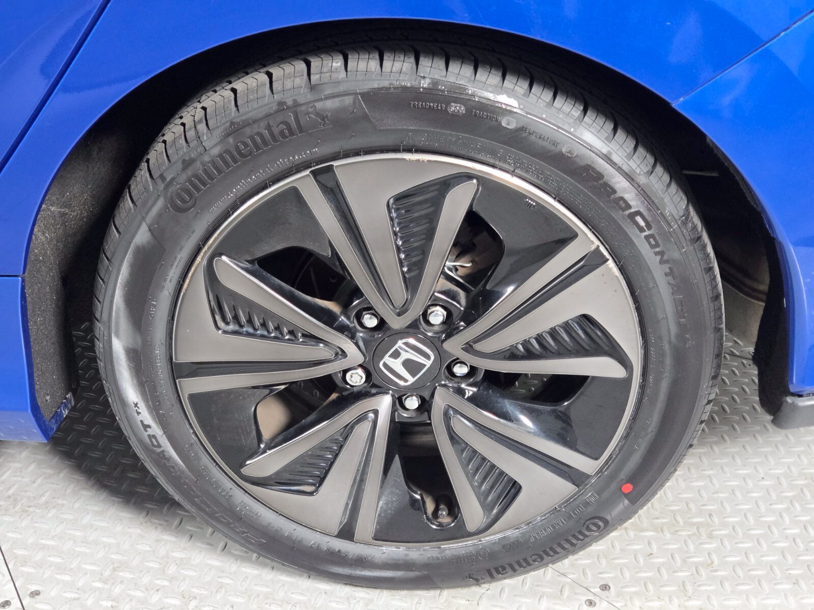 Used 2018 Honda Civic EX image 10
