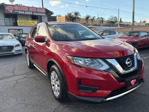 Used 2017 Nissan Rogue S w/ S Family Package FWD image 2