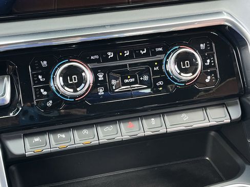 Used 2025 GMC Sierra 1500 Denali Ultimate image 18