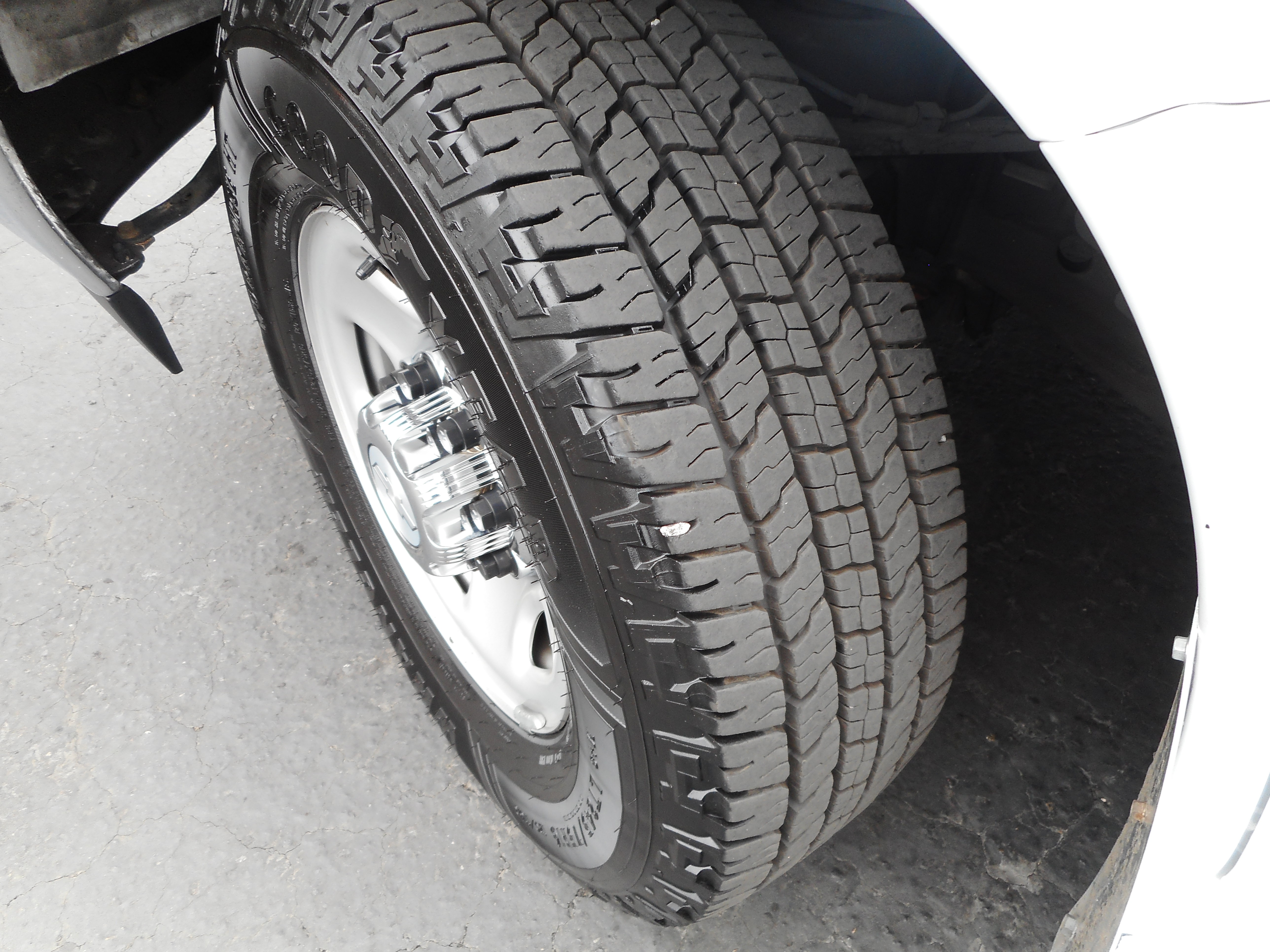 Used 2017 Chevrolet Express 3500 LT w/ LT Preferred Equipment Group RWD image 12