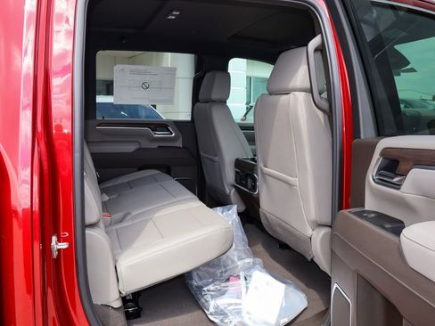 New 2026 GMC Sierra 3500 SLT image 33