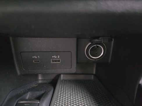 Used 2023 Nissan Kicks SR w/ Interior Electronics Package FWD image 39
