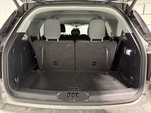 Used 2023 Ford Explorer XLT w/ Equipment Group 202A image 6