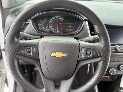 Certified 2021 Chevrolet Trax LS w/ Tint and Cruise Package image 18