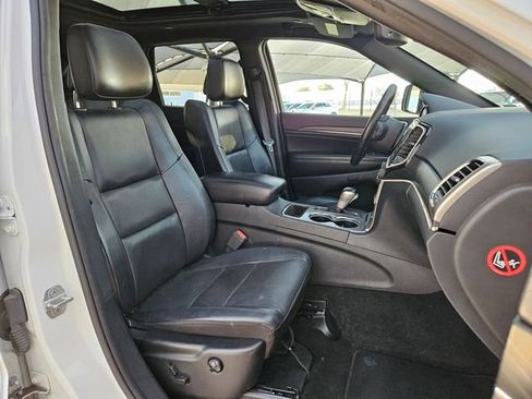 Used 2021 Jeep Grand Cherokee Limited w/ Luxury Group II image 28