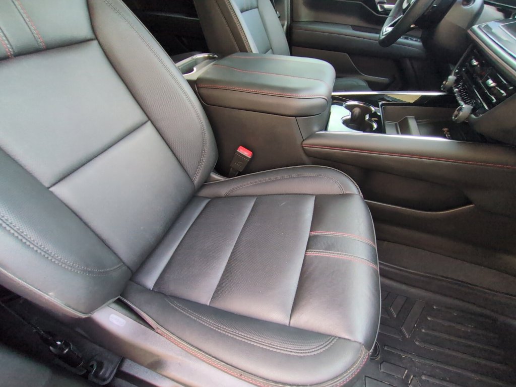 Used 2025 Chevrolet Tahoe RST w/ Comfort Package AWD/4WD image 23