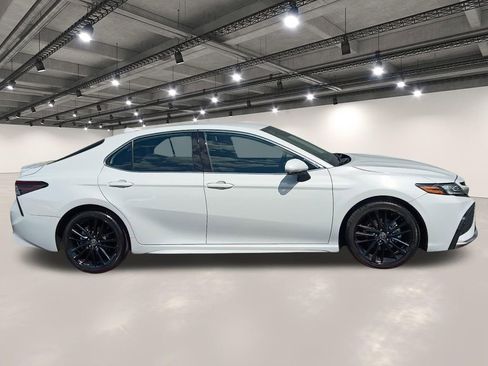 Used 2023 Toyota Camry XSE FWD image 17