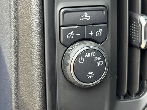 Used 2025 Chevrolet Silverado 1500 Custom w/ Turbomax Blackout Package RWD image 18