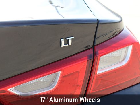 Used 2025 Chevrolet Malibu LT image 9