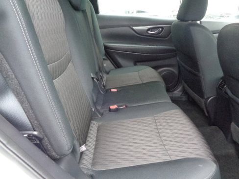 Used 2018 Nissan Rogue S image 8