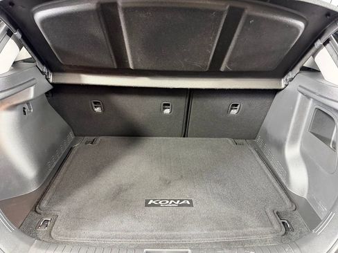 Used 2023 Hyundai Kona SE image 27