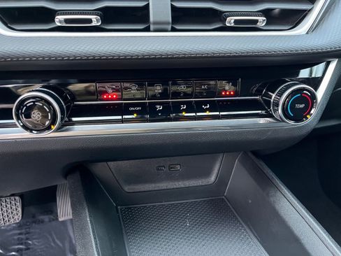 Used 2025 Chevrolet Equinox LT image 24