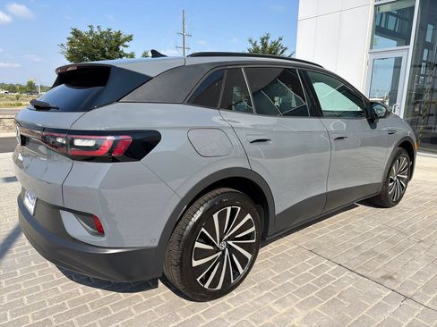 Certified 2025 Volkswagen ID.4 Pro AWD/4WD image 7