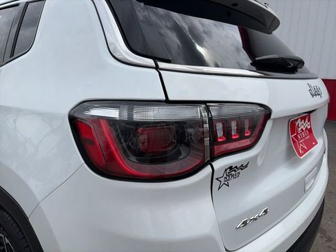 Used 2024 Jeep Compass Latitude AWD/4WD image 19