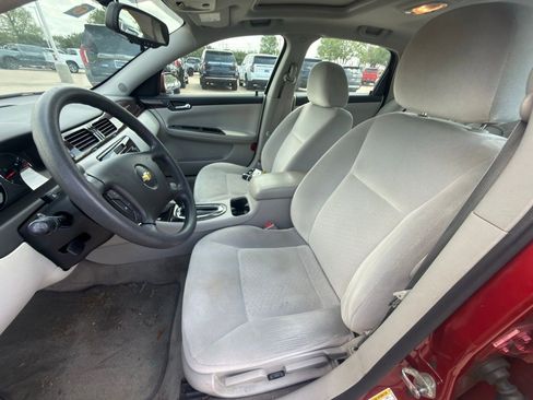 Used 2015 Chevrolet Impala LT w/ LT Sunroof Package image 6