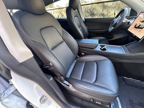 Used 2022 Tesla Model Y Performance image 51