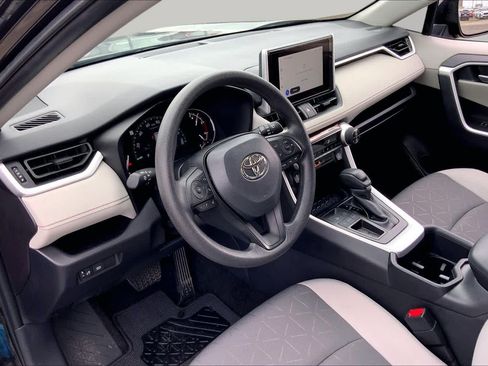 Used 2025 Toyota RAV4 XLE FWD image 17