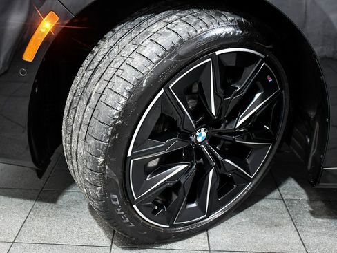 Used 2025 BMW 760i xDrive image 7