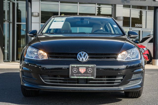 Used 2017 Volkswagen Golf 4-Door FWD image 2