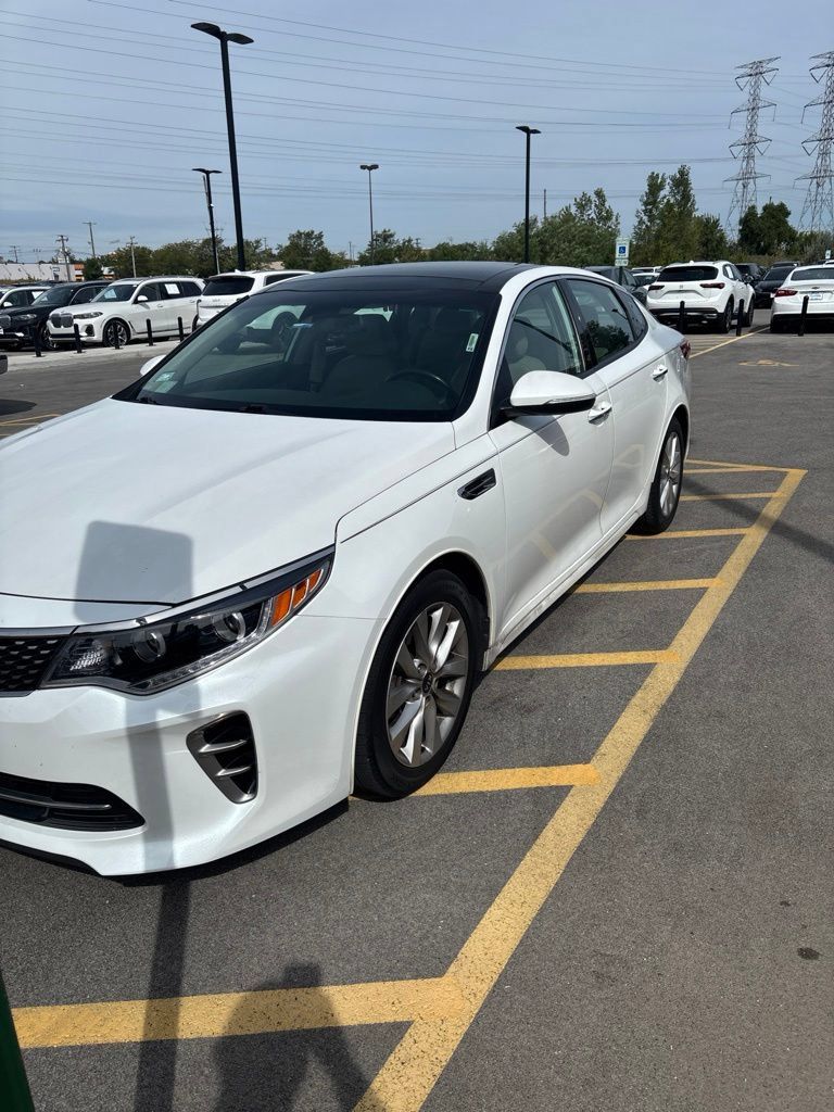 Used 2017 Kia Optima EX w/ Premium Package FWD image 2