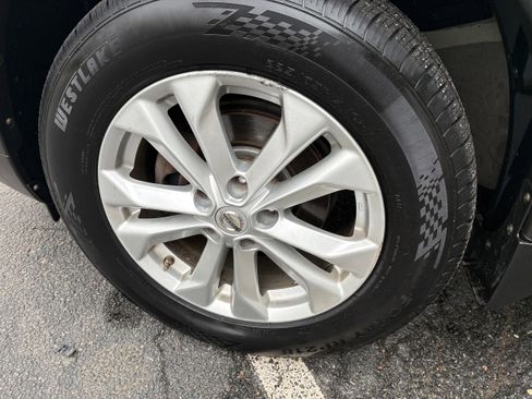 Used 2015 Nissan Rogue SV w/ SV Moonroof Package AWD/4WD image 8