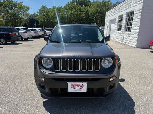 Used 2017 Jeep Renegade Latitude w/ Cold Weather Group AWD/4WD image 2
