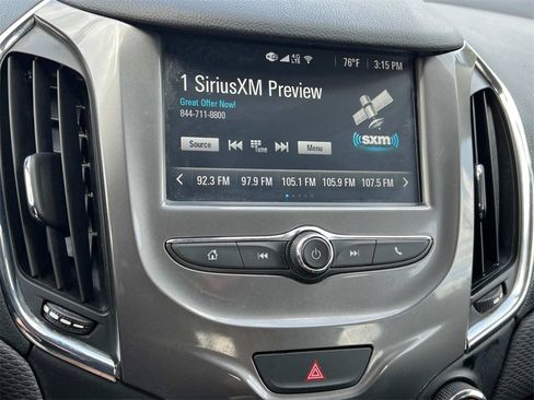 Used 2018 Chevrolet Cruze LT image 18