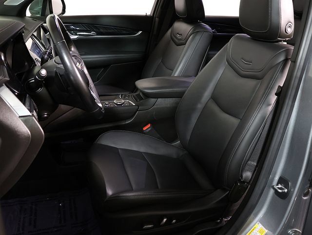Used 2023 Cadillac XT6 Premium Luxury w/ LPO, Floor Liner Package AWD/4WD image 4