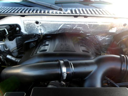 Used 2017 Ford Expedition EL XLT w/ Equipment Group 202A image 29