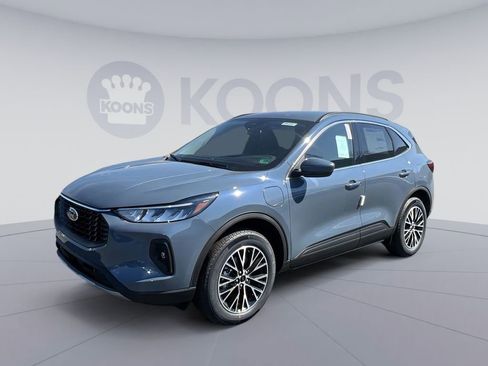 Used 2025 Ford Escape SE image 1