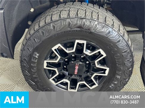 Used 2024 GMC Sierra 2500 AT4X image 13