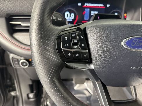 Used 2025 Ford Explorer ST-Line w/ ST-Line Street Pack AWD/4WD image 11
