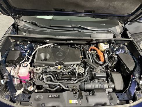 Used 2022 Toyota RAV4 XLE AWD/4WD image 12