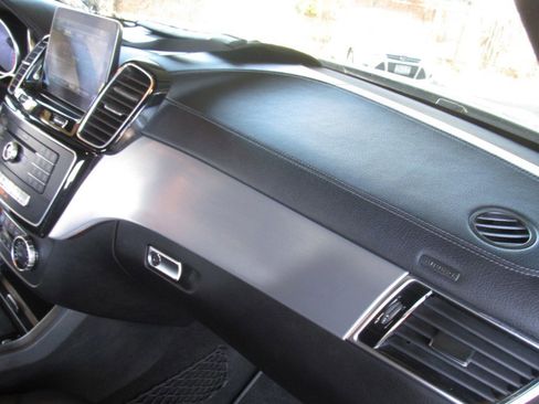 Used 2019 Mercedes-Benz GLE 43 AMG 4MATIC Coupe image 38