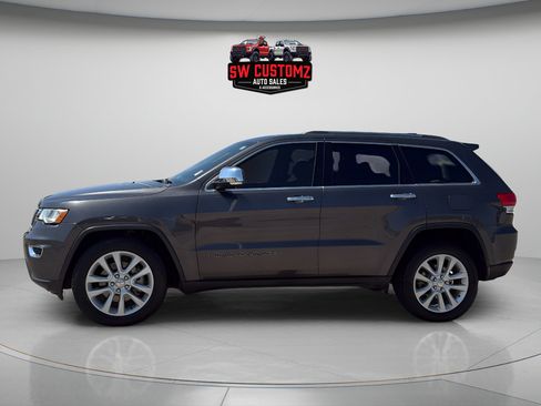 Used 2017 Jeep Grand Cherokee Limited AWD/4WD image 4