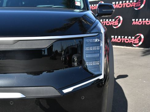 Used 2024 Kia EV9 Light Long Range RWD image 11